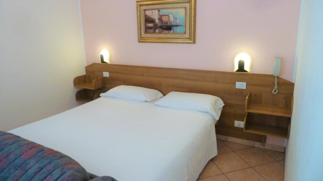 Hotel Baitone - Nature Village Malcesine Rum bild