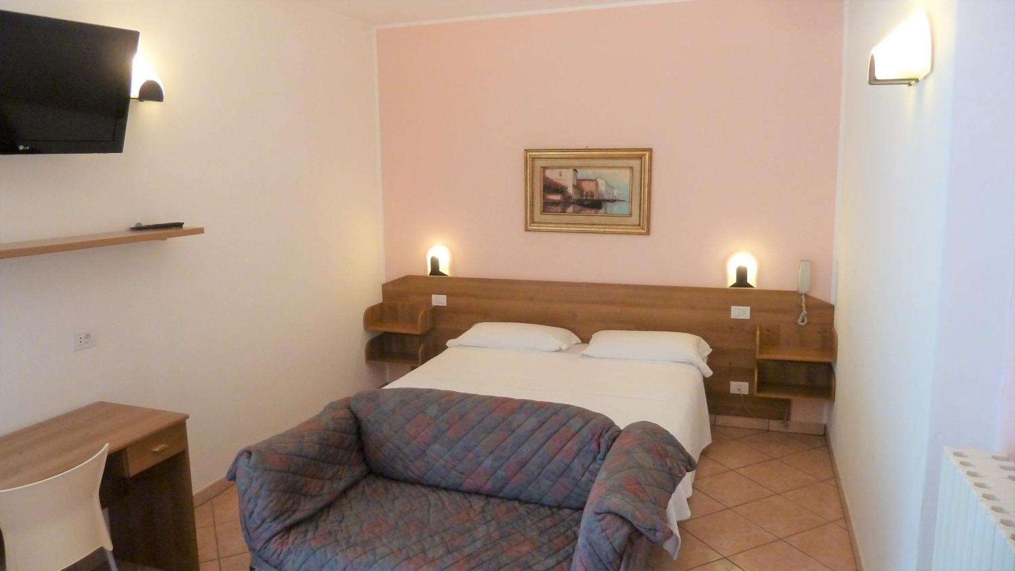 Hotel Baitone - Nature Village Malcesine Rum bild